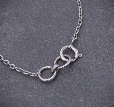 Cadena con 14pts de diamantes y 24pts de diamantes baguette 2.75gr / Largo 40cm / Oro Blanco italy cte (Joya) P