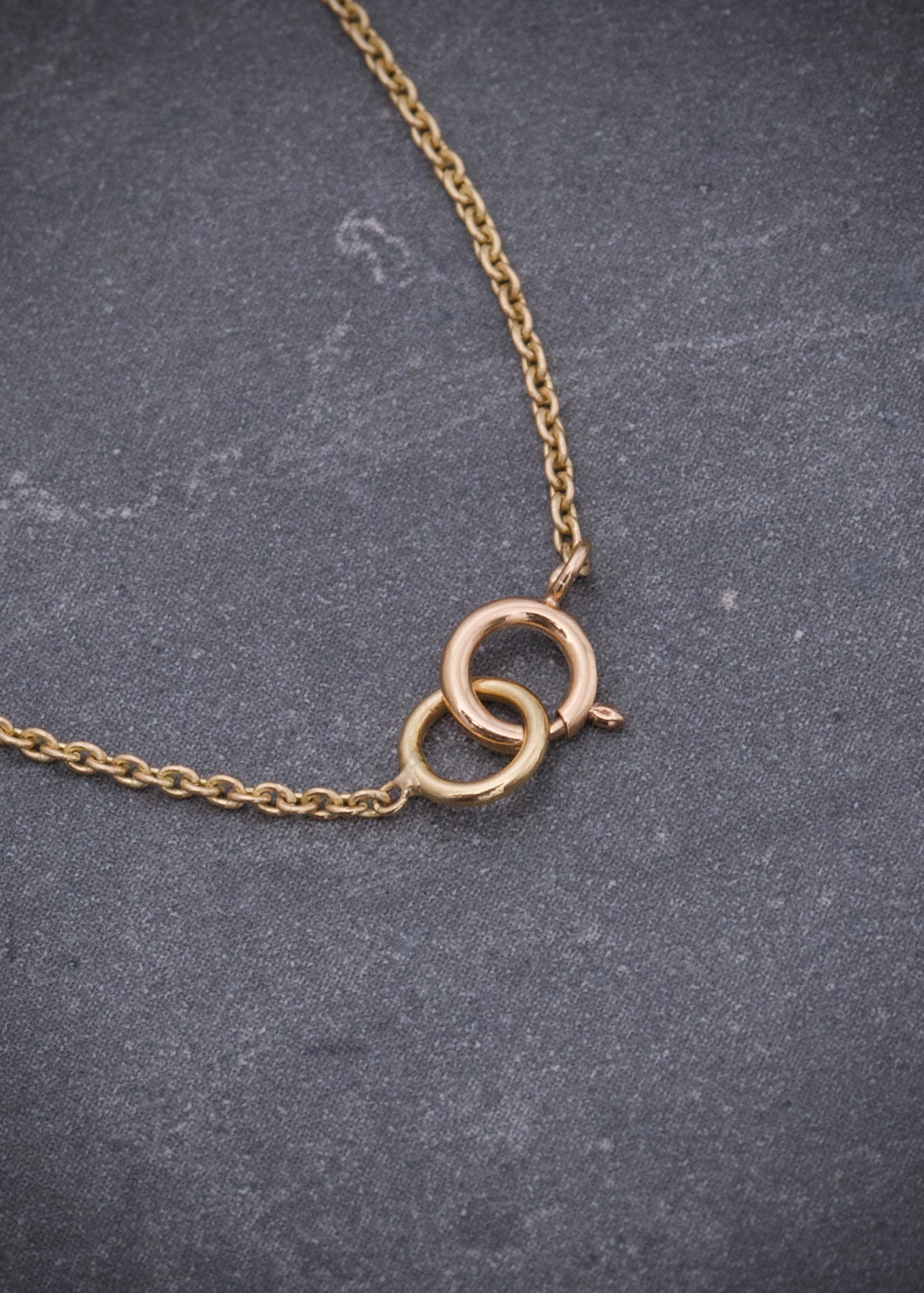 Cadena con 17pts de diamante 2gr / Largo 45cm / Oro Amarillo (Joya) P