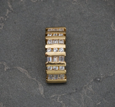Dije con swarovski blanco 2.6gr / 1.7cm / Oro Amarillo Nac M