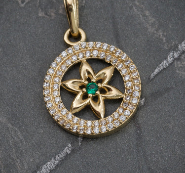 Dije de flor con swarovski verde 2.5gr / 2.5cm / Oro Amarillo Nac M