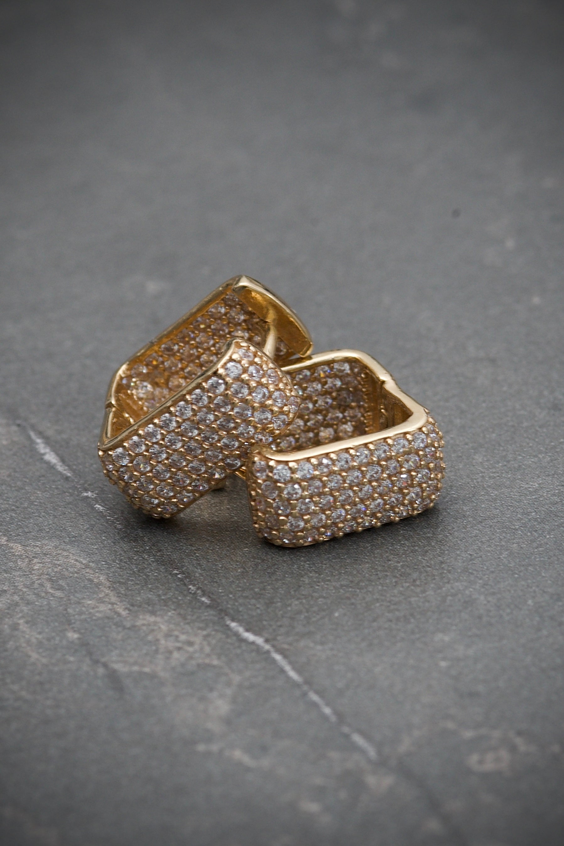 Candongas Cuadradas Con Swarovski Blanco 5.5gr / Largo 1.2cm / Oro Amarillo Nac B