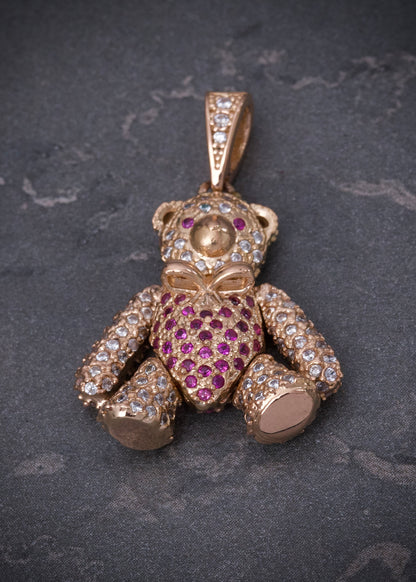 Dije oso con swarovski rosado y blanco 6.95gr / Largo 3cm / Oro Rosado Nac P
