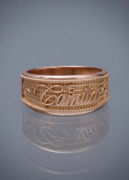 Anillo de 15s con nombre 6.3gr / TALLA 6 / Oro Rosado Nac B