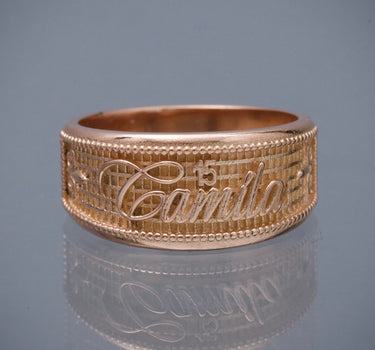 Anillo de 15s con nombre 6.3gr / TALLA 6 / Oro Rosado Nac B