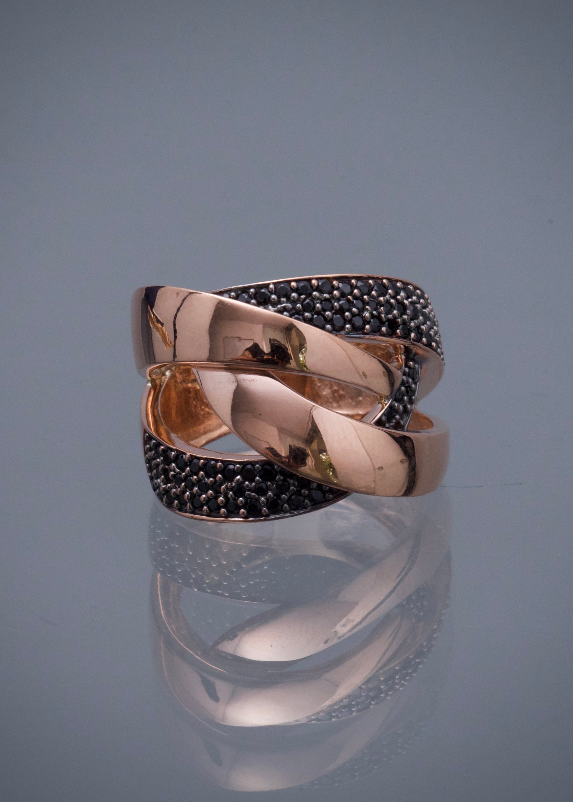 Anillo con swarovski negro 8gr / TALLA 6 1/4 / Oro Rosado Nac M