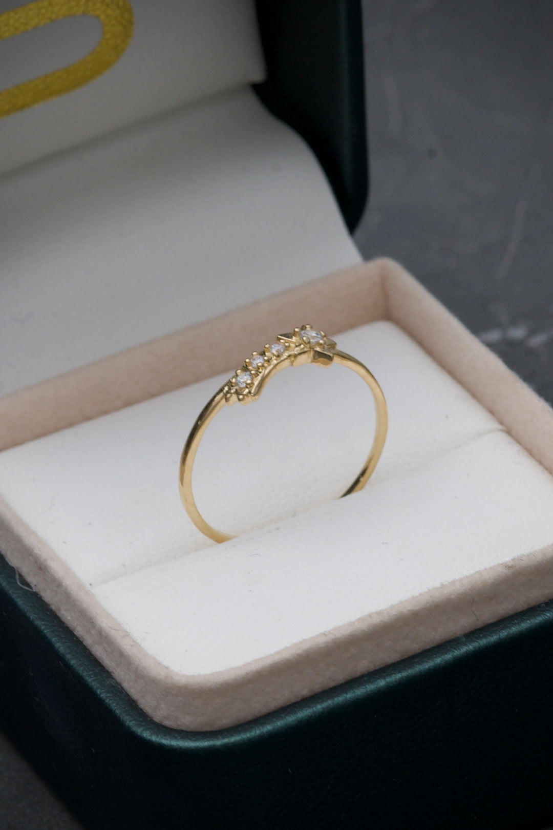 Anillo estrella fugaz 1.15gr / Talla: 7 1/4 Oro Amarillo — Oro Amarillo