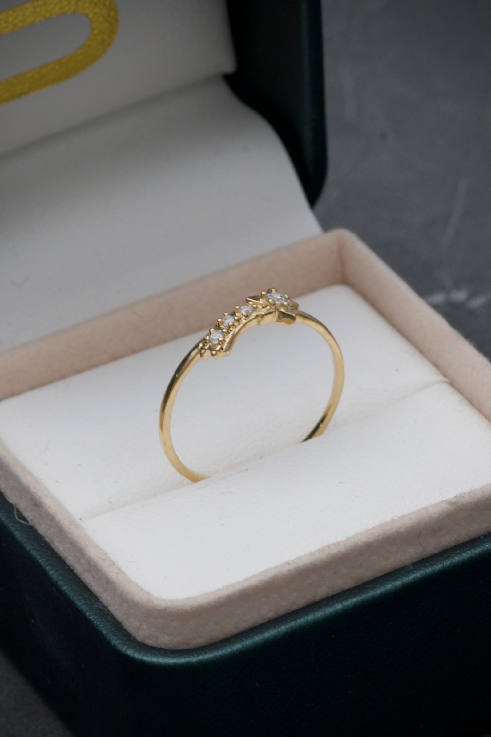 Anillo estrella fugaz 1.15gr / Talla: 7 1/4 Oro Amarillo Nac P