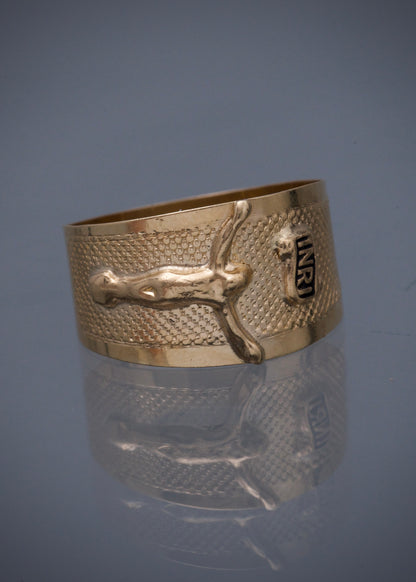 Anillo cruz con cristo 3.35gr / Talla 10 1/4 / Oro Amarillo Nac B