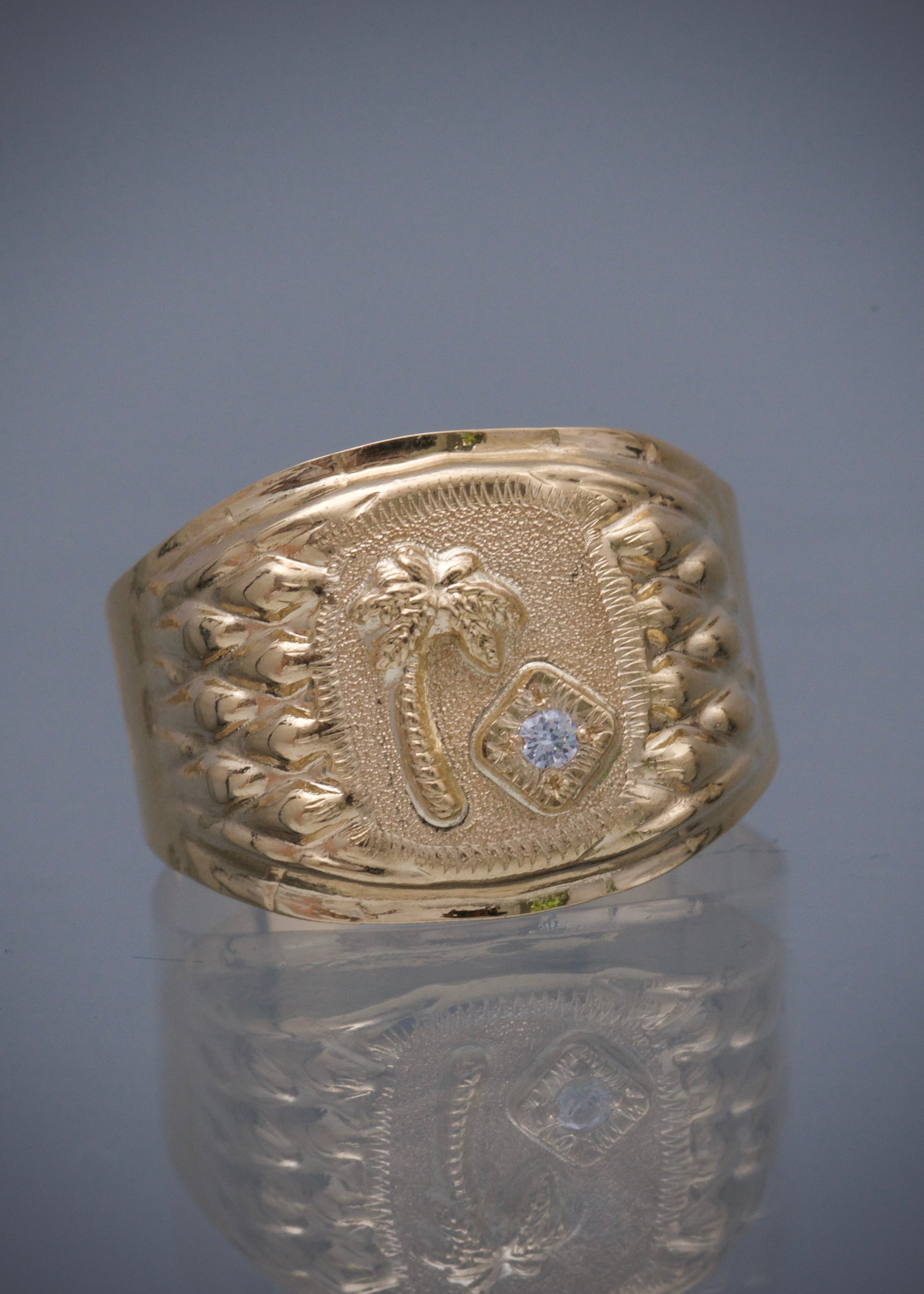 Anillo palmera con swarovski blanco 3.55gr / Talla 11 1/2 / Oro Amarillo Nac M