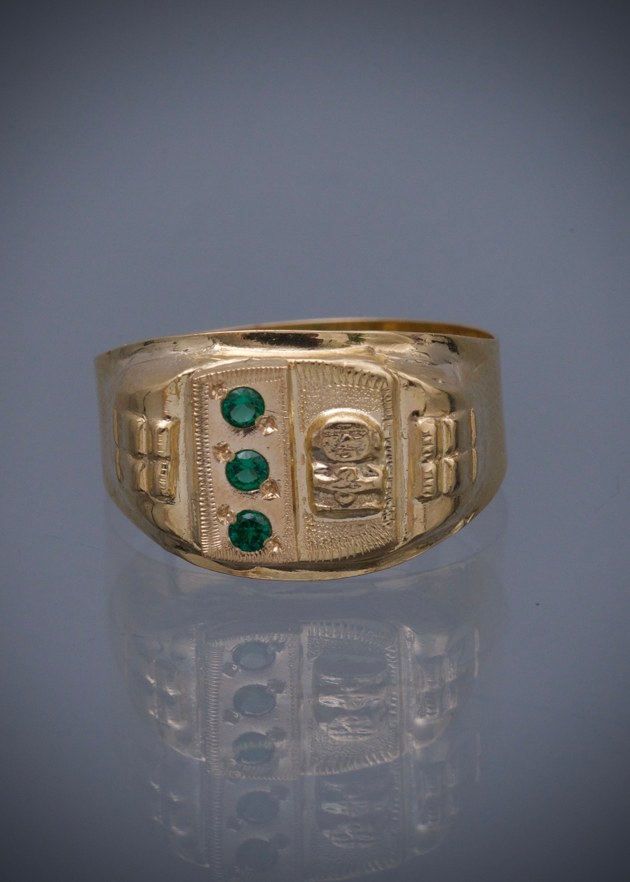 Anillo con swarovski verde 2.95gr / Talla 9 3/4 / Oro Amarillo Nac P