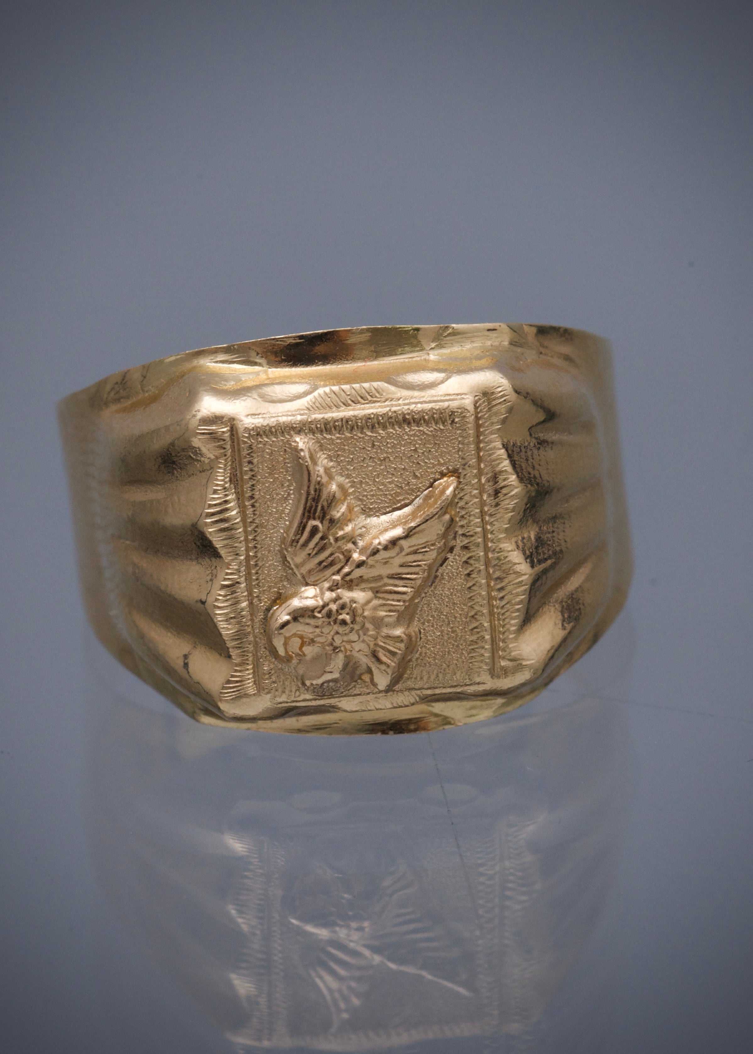 Anillo aguila 3.8gr / Talla11 1/2 / Oro Amarillo Nac P