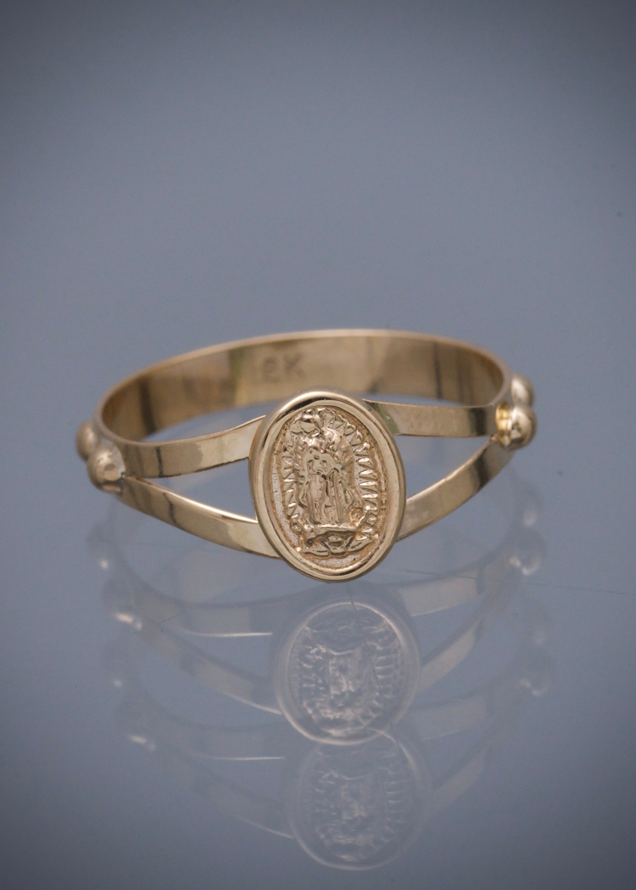 Anillo virgen de guadalupe 1.65gr / Talla 6 1/4 / Oro Amarillo Nac P