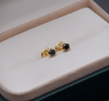 Topos con 26pts de diamante negro 0.6gr / Largo 1 cm / Oro Amarillo Nac (Joya) B