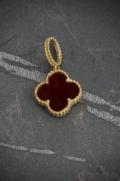 Dije lucky clover piedra Roja 2.15gr / 2.3cm / Oro Amarillo Nac B