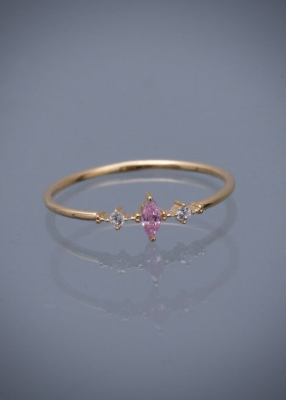 Solitario con swarovski marquiz rosada 0.9gr / TALLA 6 1/2 / Oro Amarillo Nac M