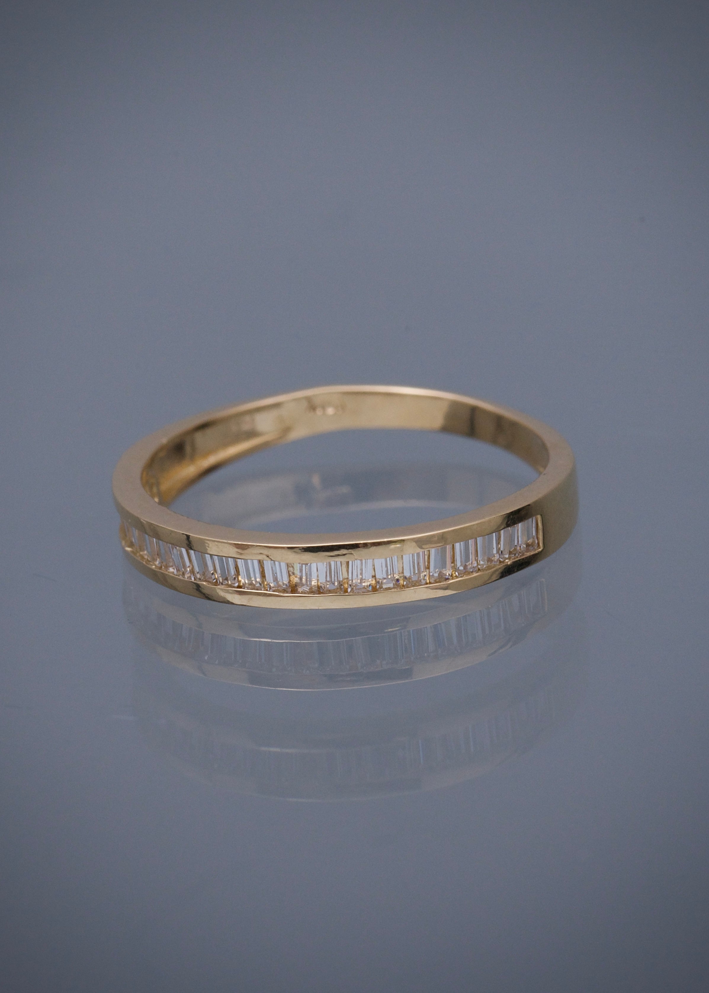 Anillo con swarovski blanco corte baguette 2.25gr / TALLA 7 1/4 / Oro Amarillo Nac M