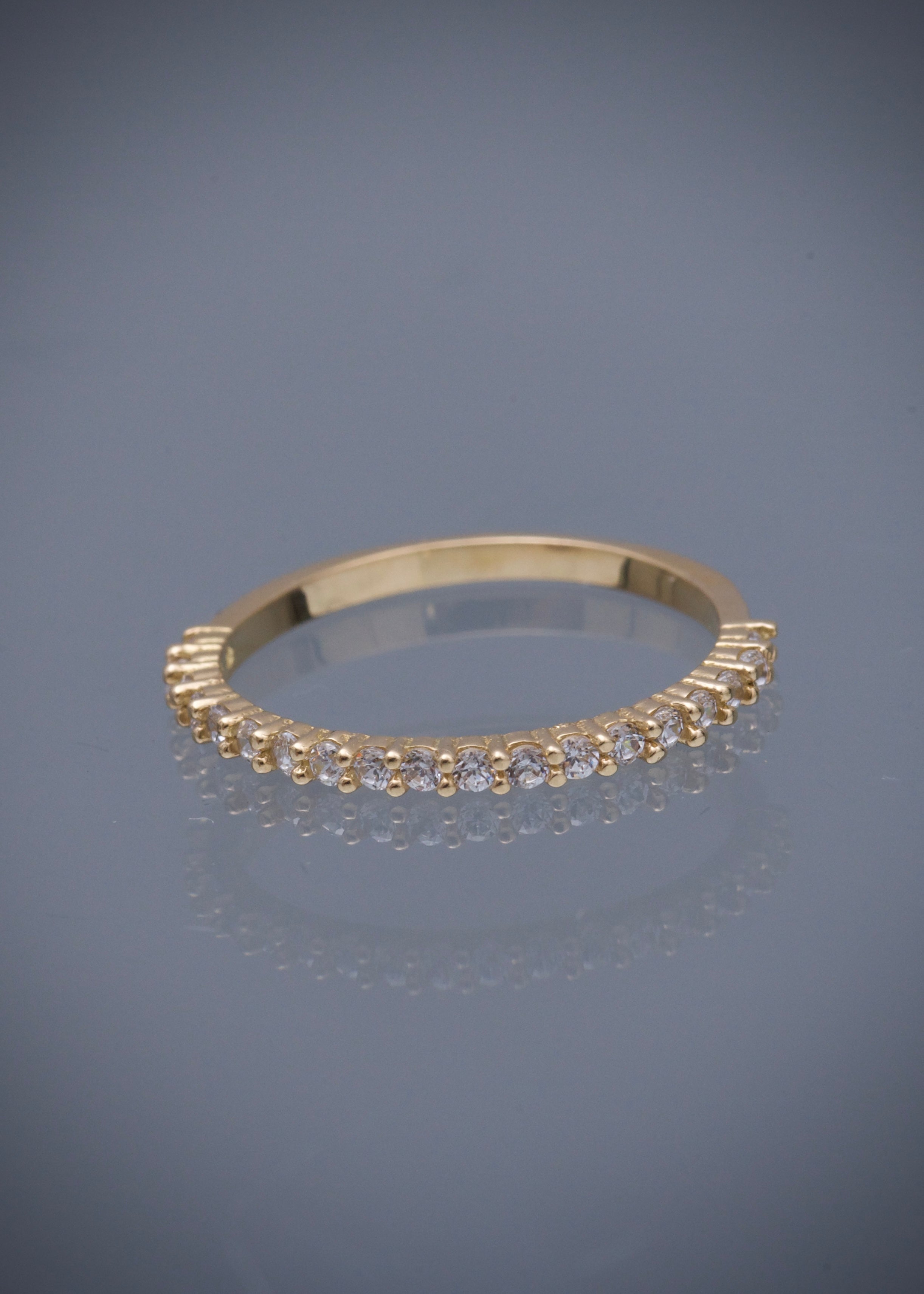 Anillo con swarovski blanco 1.55gr / TALLA 6 1/4 / Oro Amarillo Nac M