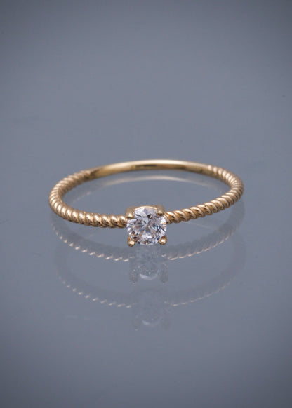 Solitario con Swarovski Blanco 1.5gr / TALLA 6 3/4 / Oro Amarillo Nac P