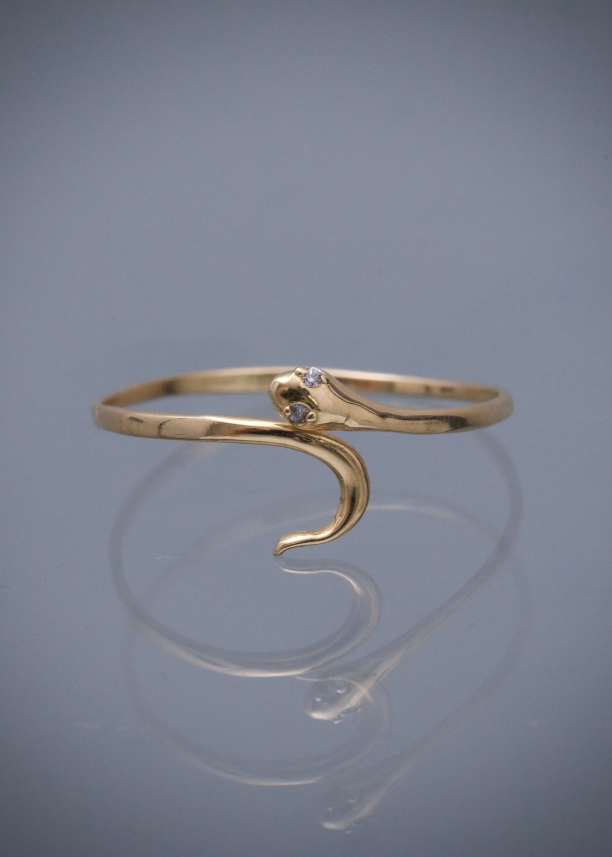 Anillo serpiente con swarovski blanco 0.9gr / TALLA 8 1/4 / Oro Amarillo Nac*
