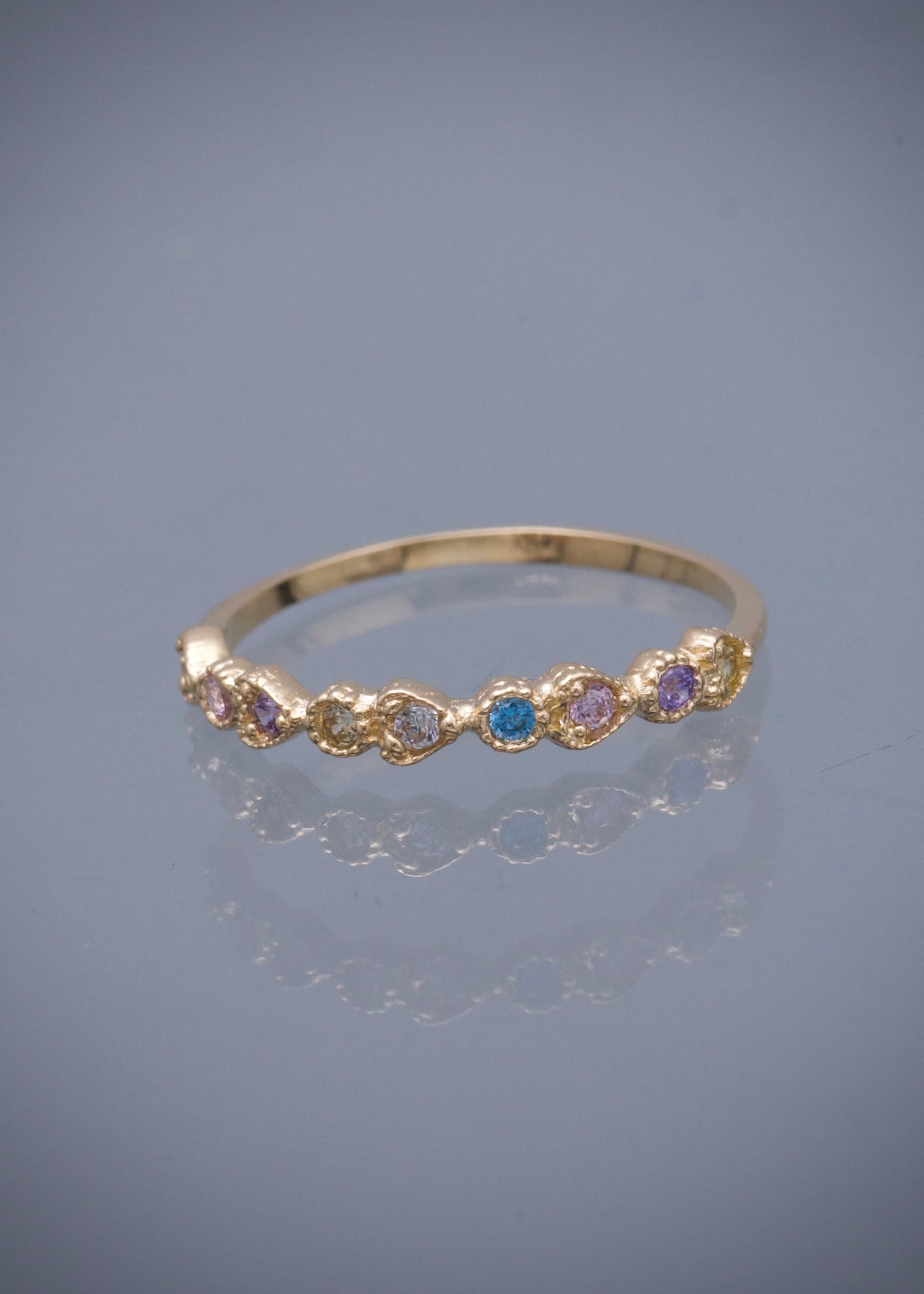 Anillo con swarovski multicolor 1.2gr / TALLA 5 3/4 / Oro Amarillo Nac M