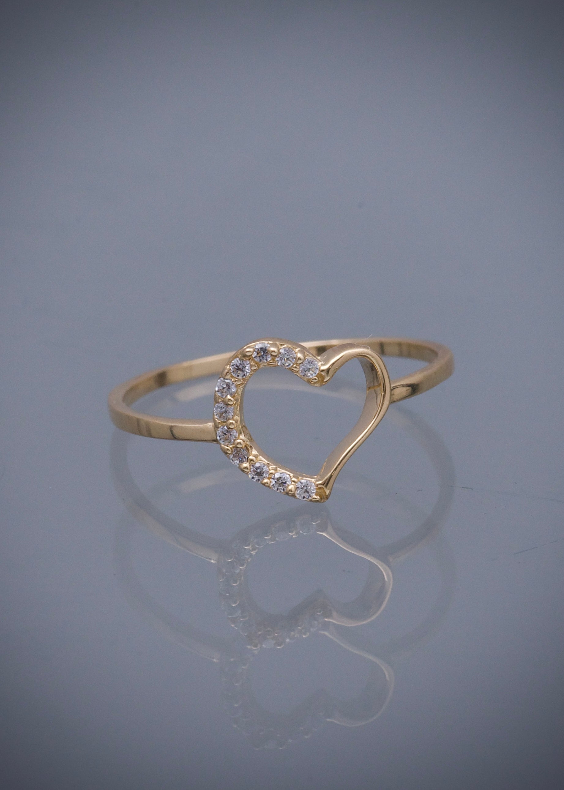 Anillo corazon con swarovski blanco 0.9gr / TALLA 5 3/4 / Oro Amarillo Nac M