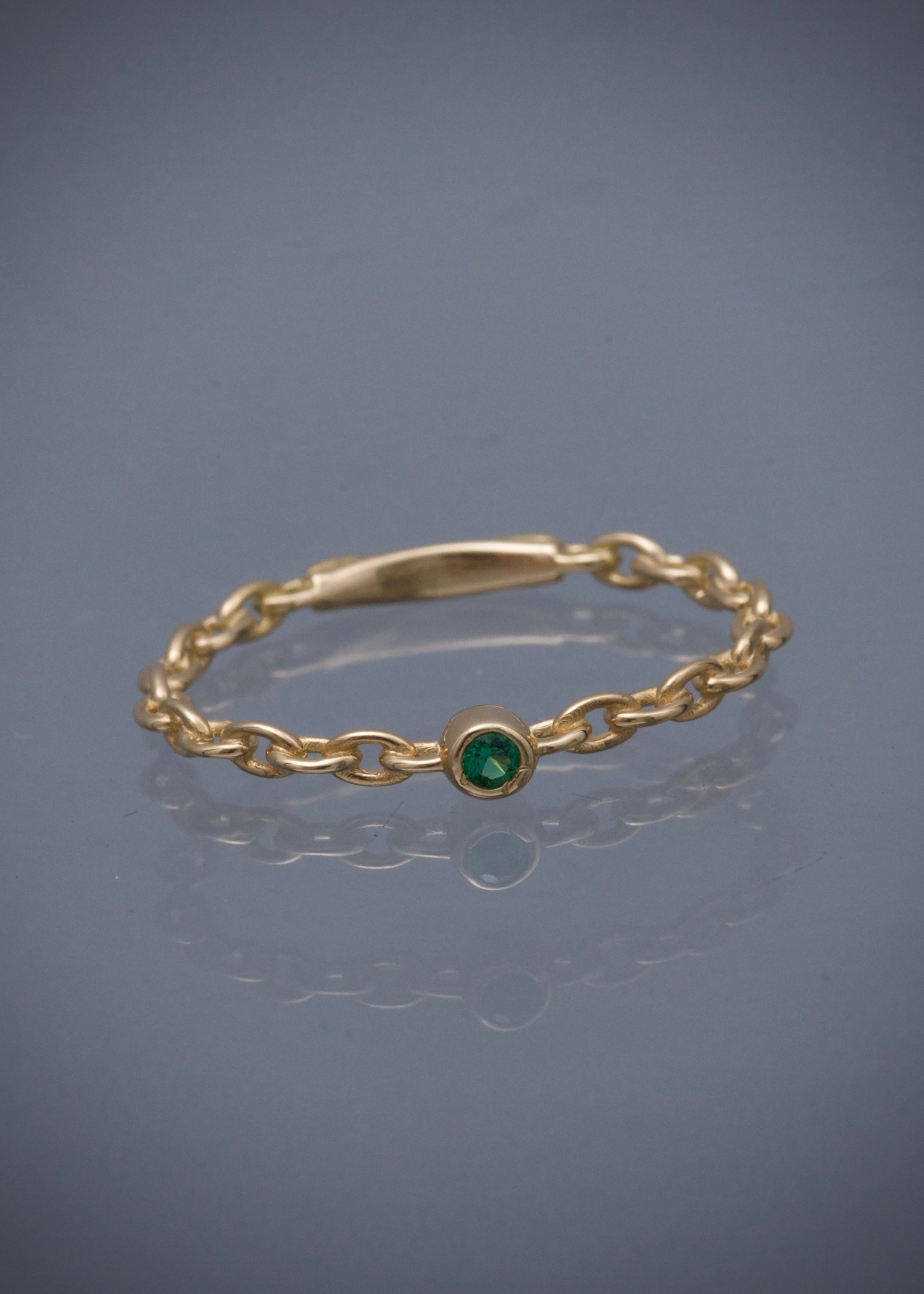 Anillo con swarovski verde 1.3gr / TALLA 6 3/4 / Oro Amarillo Nac*
