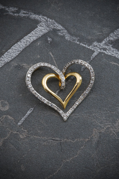 Dije De Corazon 750 Con 55pts De Diamante 1.8gr / Largo 2.0cm / Dos Oros italy cte (Joya) M