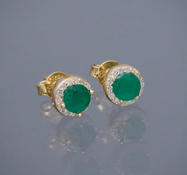 Topos con 65pts de esmeralda y 12pts de diamantes 1.7gr / Largo 0.63cm / Oro Amarillo (Joya) P