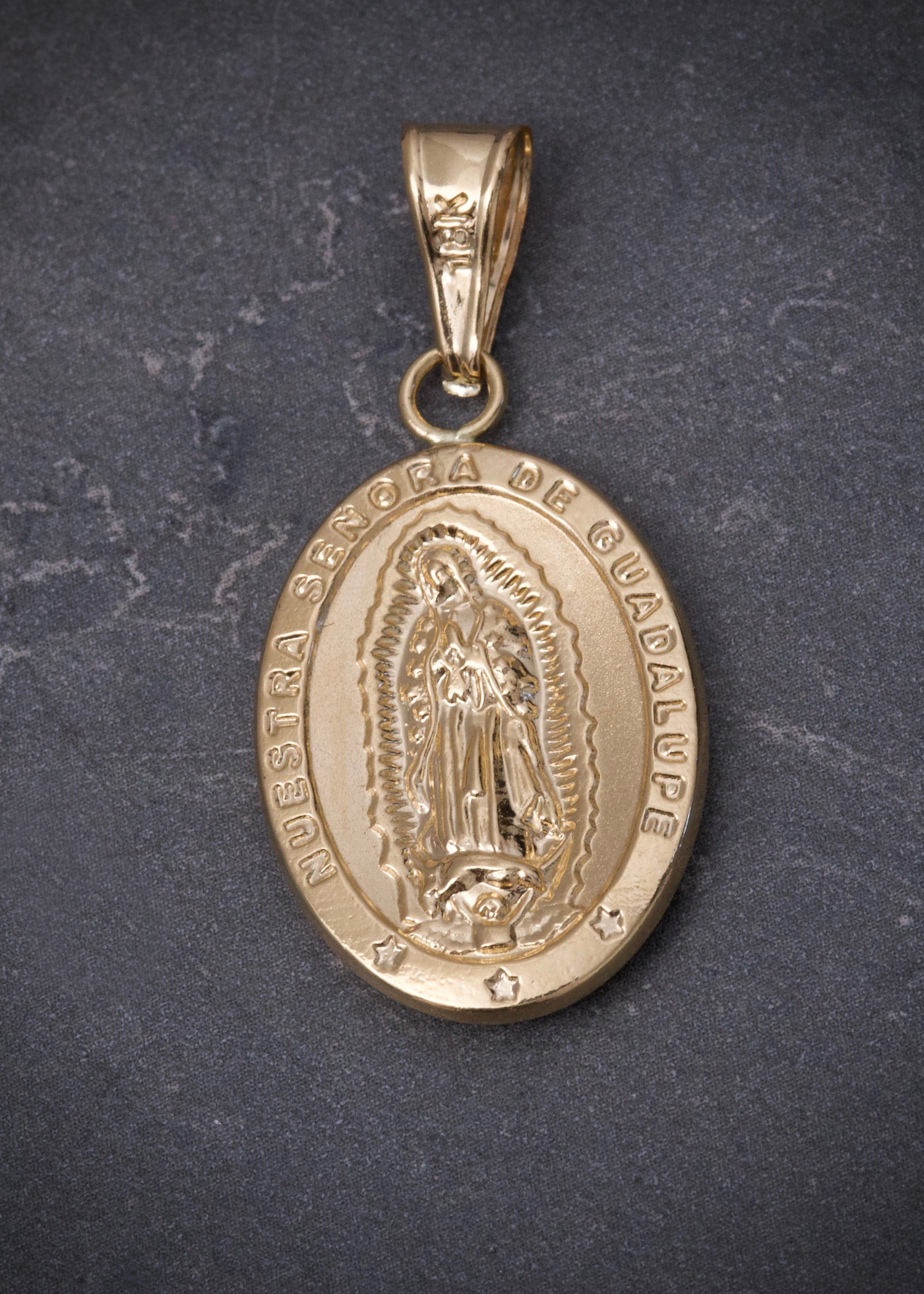 Dije virgen de guadalupe 2.3gr / Largo 3.7cm / Oro Amarillo Nac M