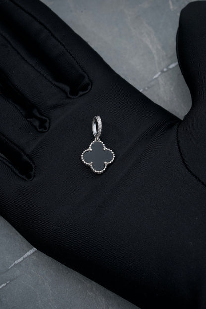 Dije lucky clover 1.9gr / 2cm / Oro Blanco Nac B