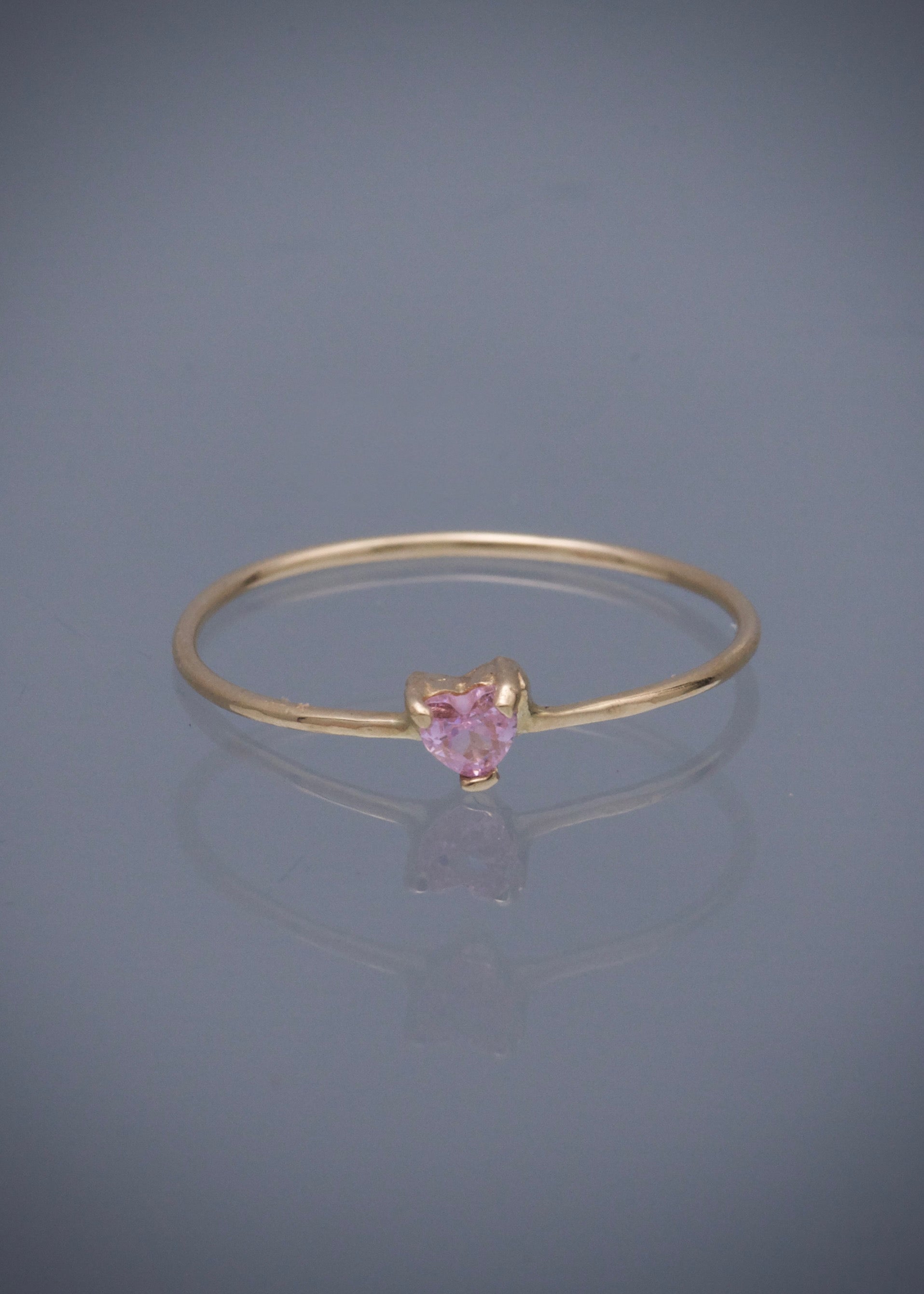 Solitario corazon con swarovski rosado 0.9gr / TALLA 6 1/4 / Oro Amarillo Nac M