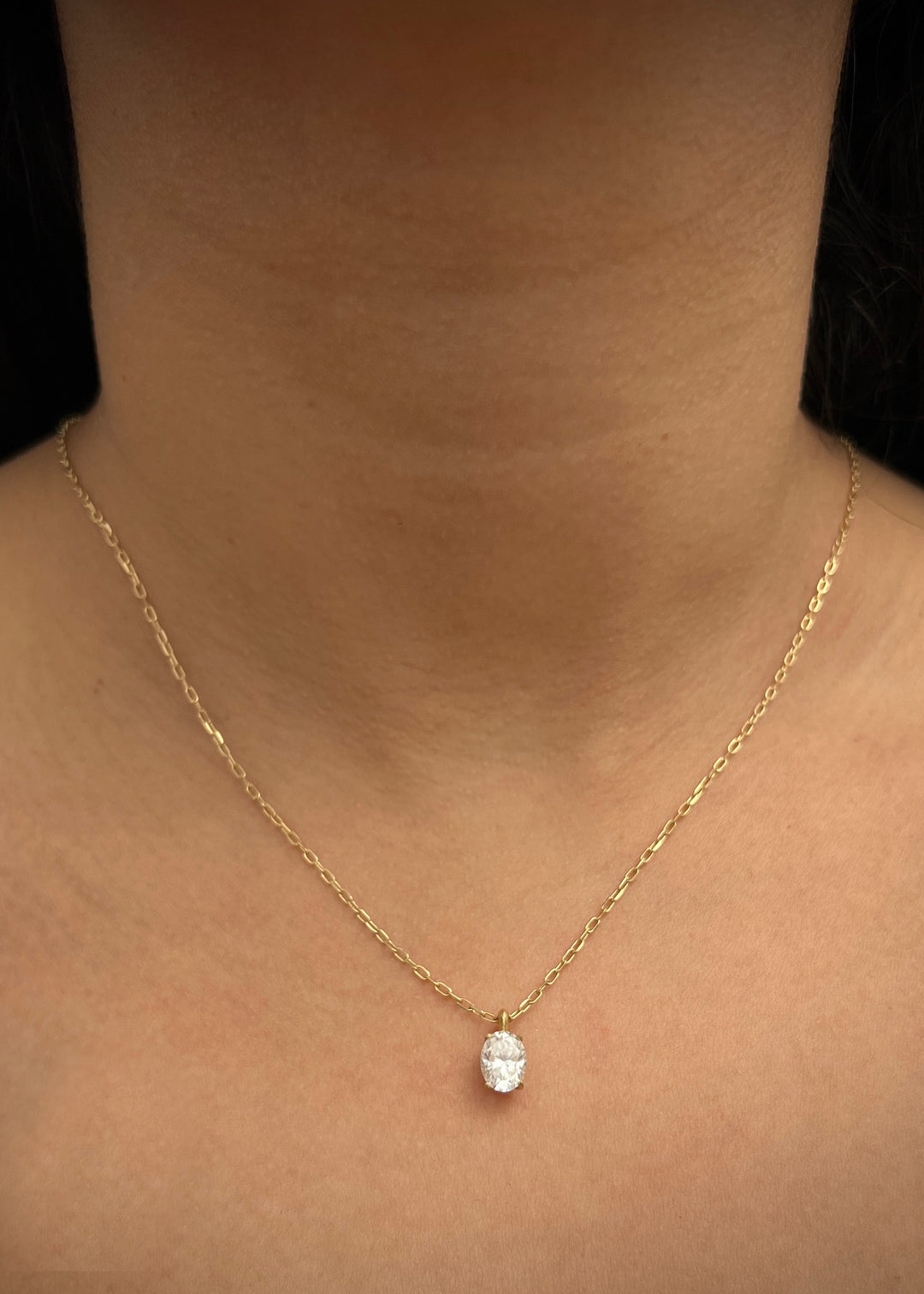 Dije con 115pts de moissanita 0.9gr / Largo 1.1cm — Oro Amarillo