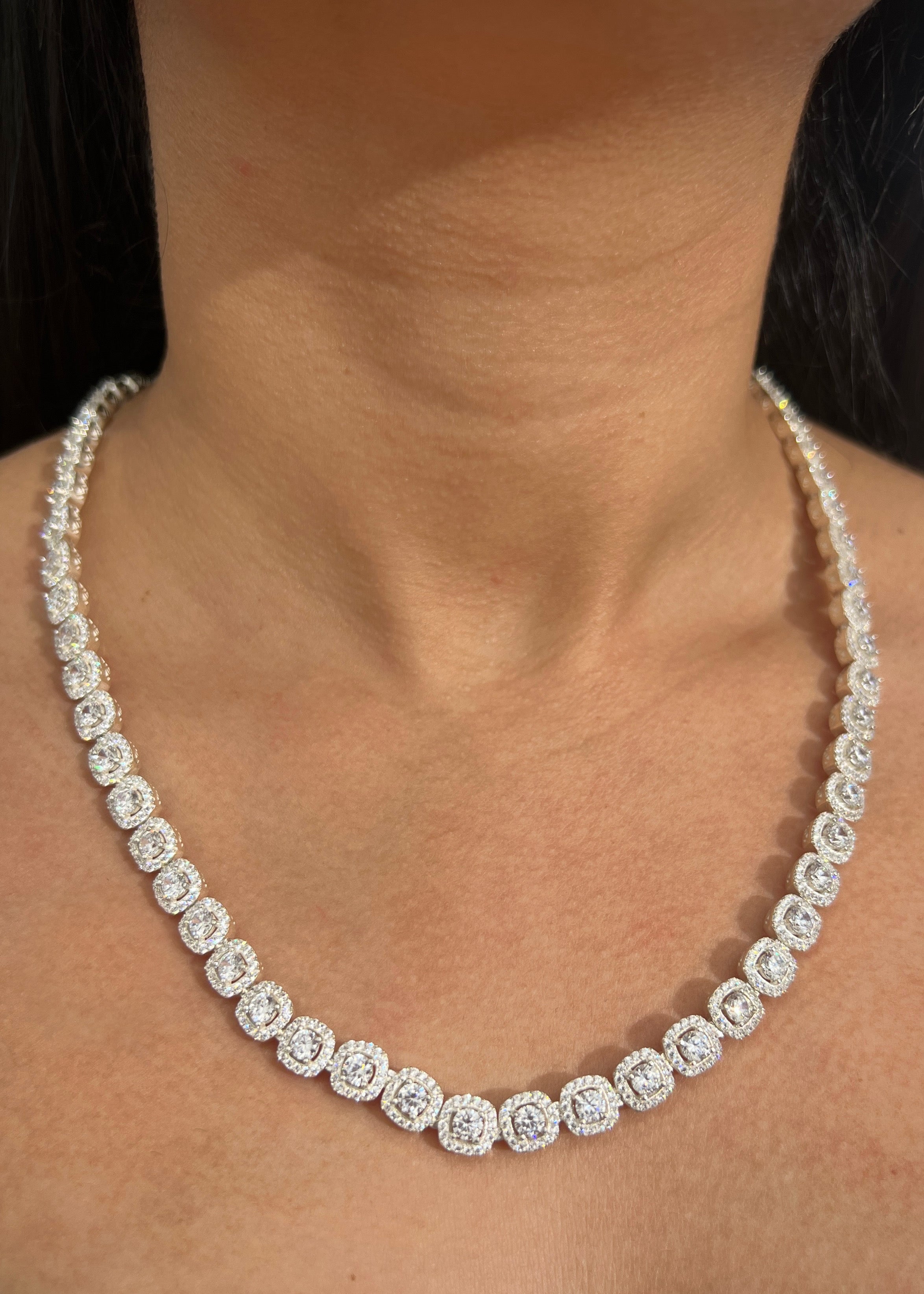 Cadena Tenis con Swarovski Blanco 62.75gr / 55cm / 7.7mm — Plata 925