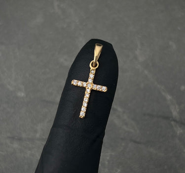 Dije cruz con swarovski blanco 0.6gr / Largo 2.1cm / Oro Amarillo Nac B