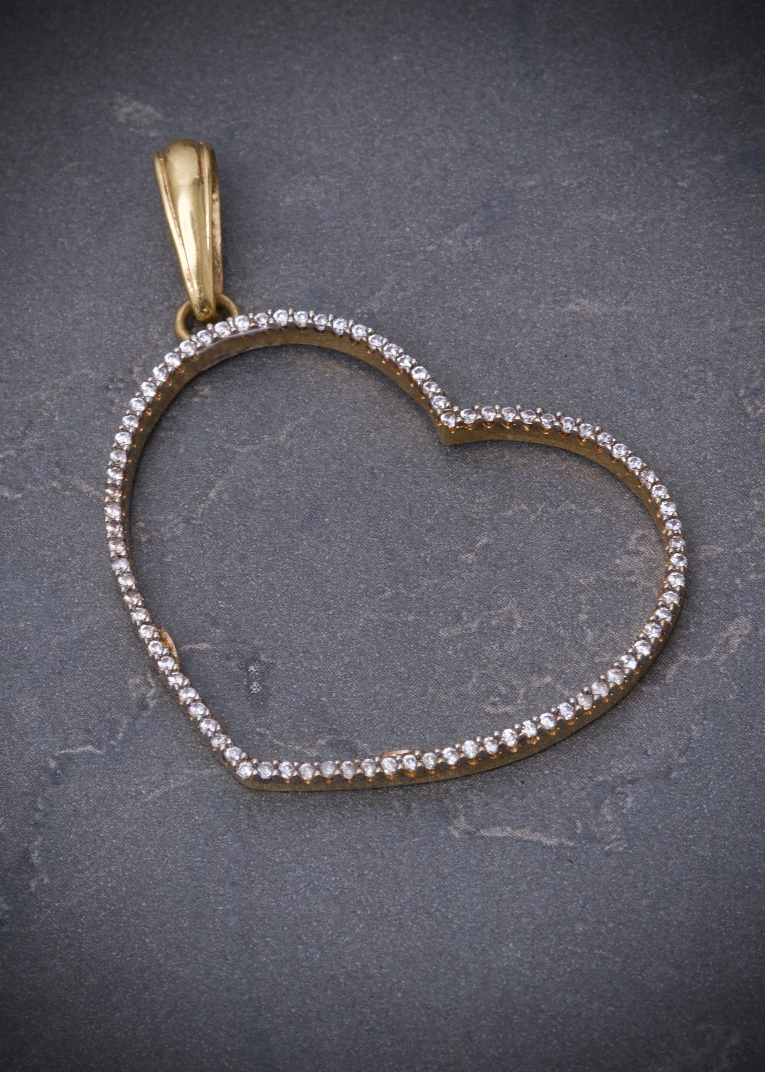 Dije de corazon 3.75gr / 4.2cm / Oro Amarillo Nac M
