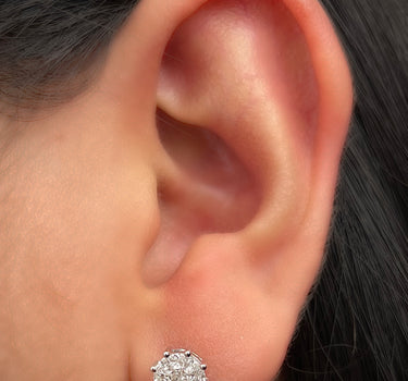 Topos con 135pts de diamantes 1.7gr / Largo 0.74cm / Oro Blanco Nac (Joya) B