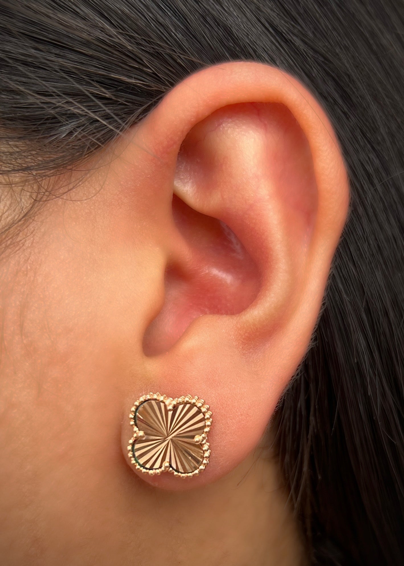 Topos lucky clover diamantado 4.4gr / Largo 0.12cm / Oro Rosado Nac B
