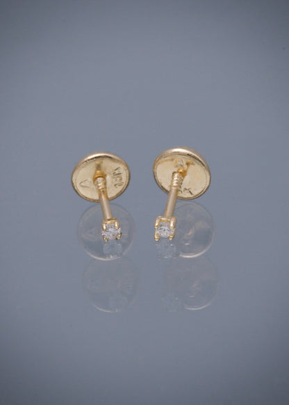 Topos con 5pts de diamante 0.4gr / Largo 0.19cm / Oro Amarillo (Joya) B