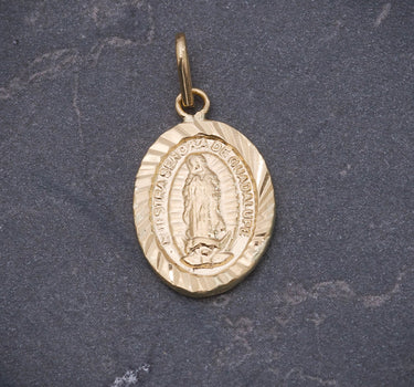 Dije virgen de guadalupe 0.95gr / Largo 2.2cm / Oro Amarillo Nac B