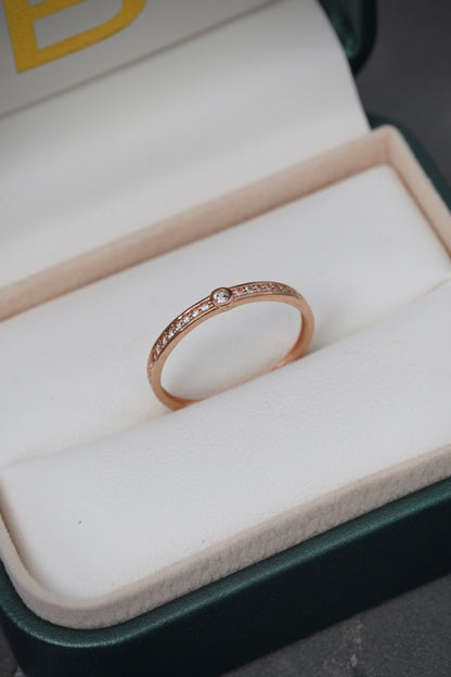 Anillo con swarovski blanco 1.45gr / TALLA 7 3/4 / Oro Rosado Nac B