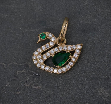 Dije Cisne Con Swarovski Verde Y Blanco 1.1gr / Largo 1.5cm / Oro Amarillo Nac M