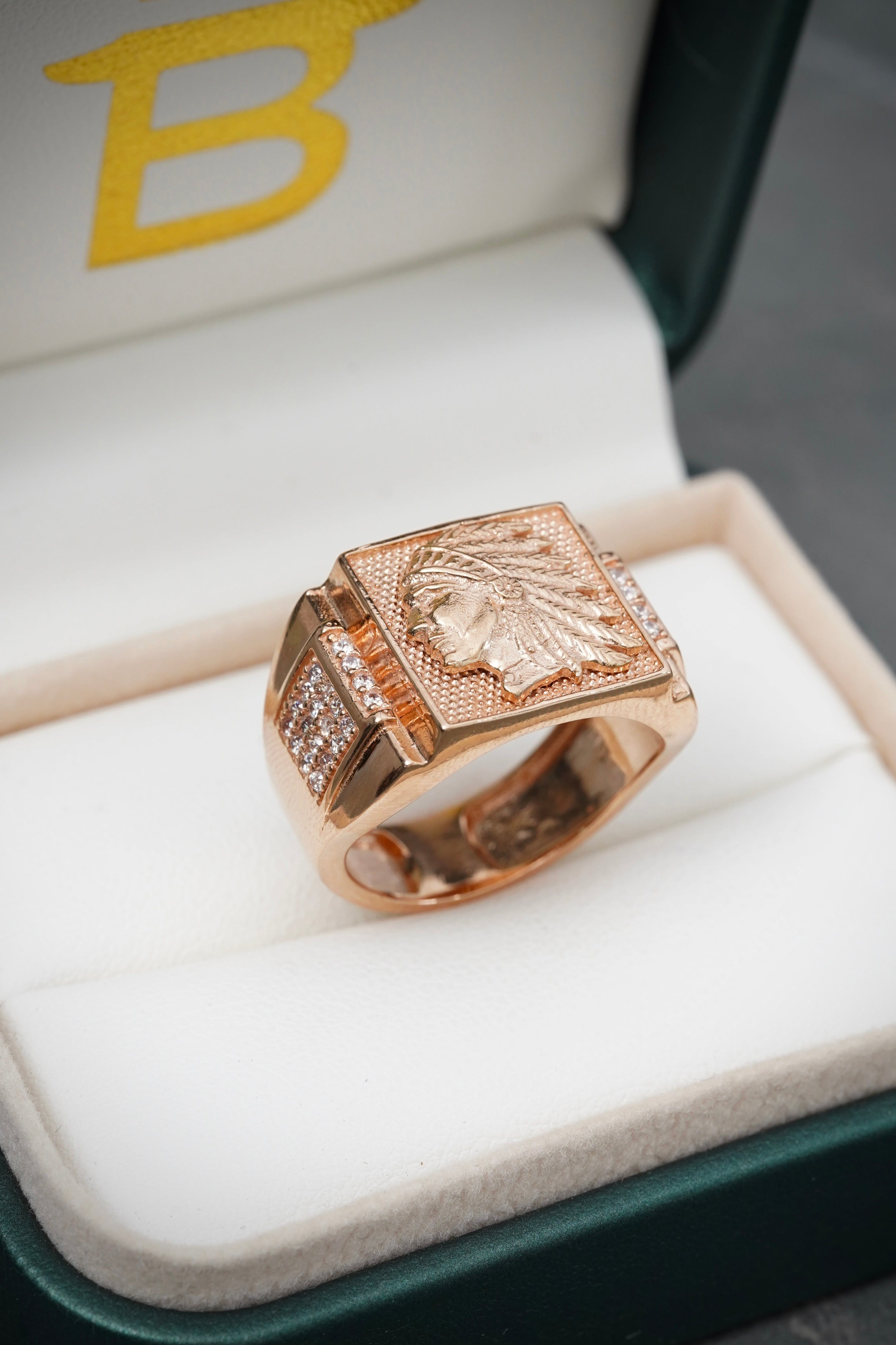 Anillo indio con swarovski blanco 10.6gr / TALLA 8 1/2 / Oro Rosado Nac M
