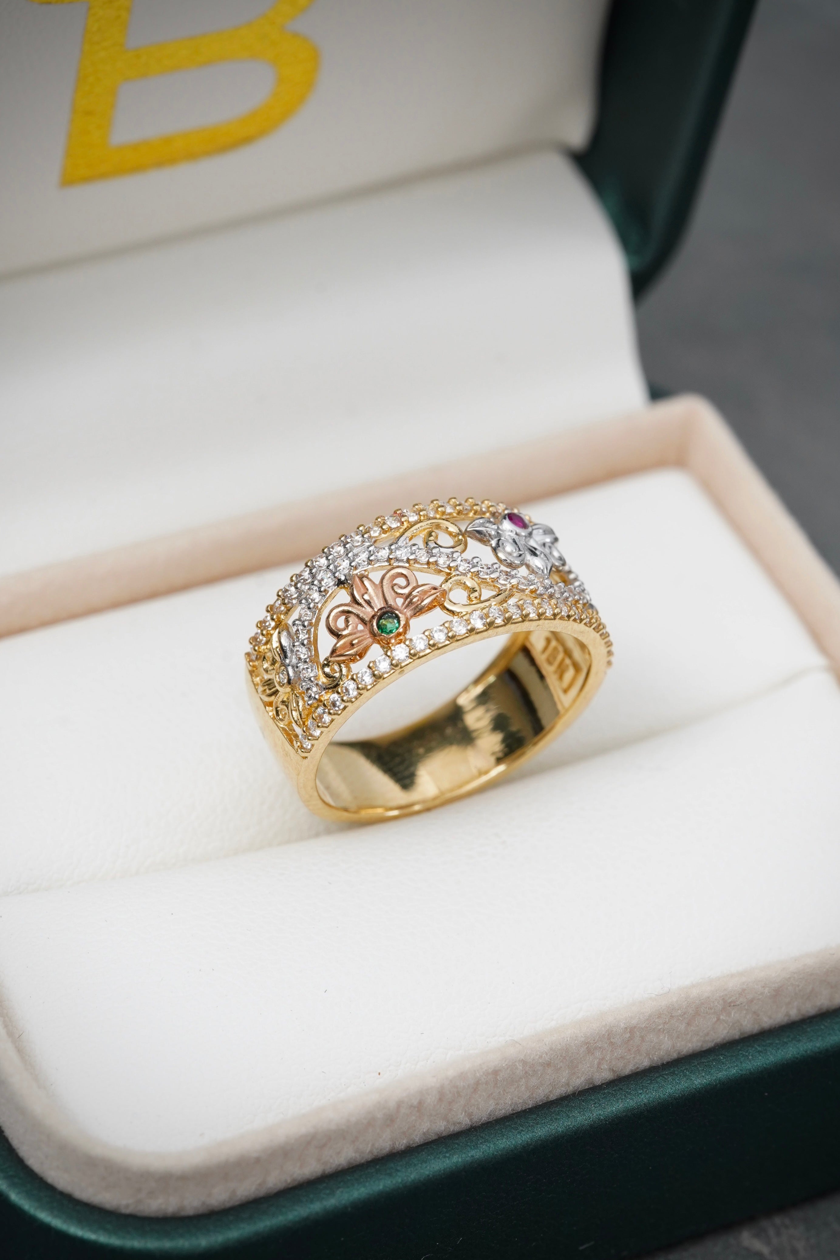 Anillo de flores con swarovski multicolor 5.2gr / TALLA 6 3/4 / Tres Oros Nac M