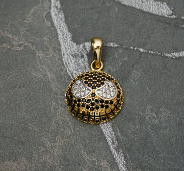 Dije De Jack Con Swarovski Negro Y Blanco 2.5gr / Largo 2.2 cm / Oro Amarillo Nac B