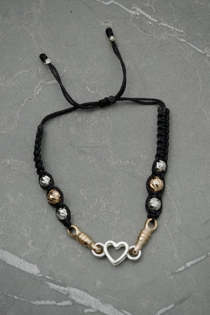 Pulsera en hilo negro con herraje de corazon 6.4gr / Dos Oros (Joya) M