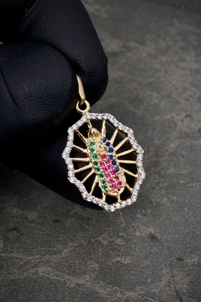 Dije virgen de guadalupe con swarovski multicolor 2.15gr / Largo 2.8cm / Oro Amarillo Nac P