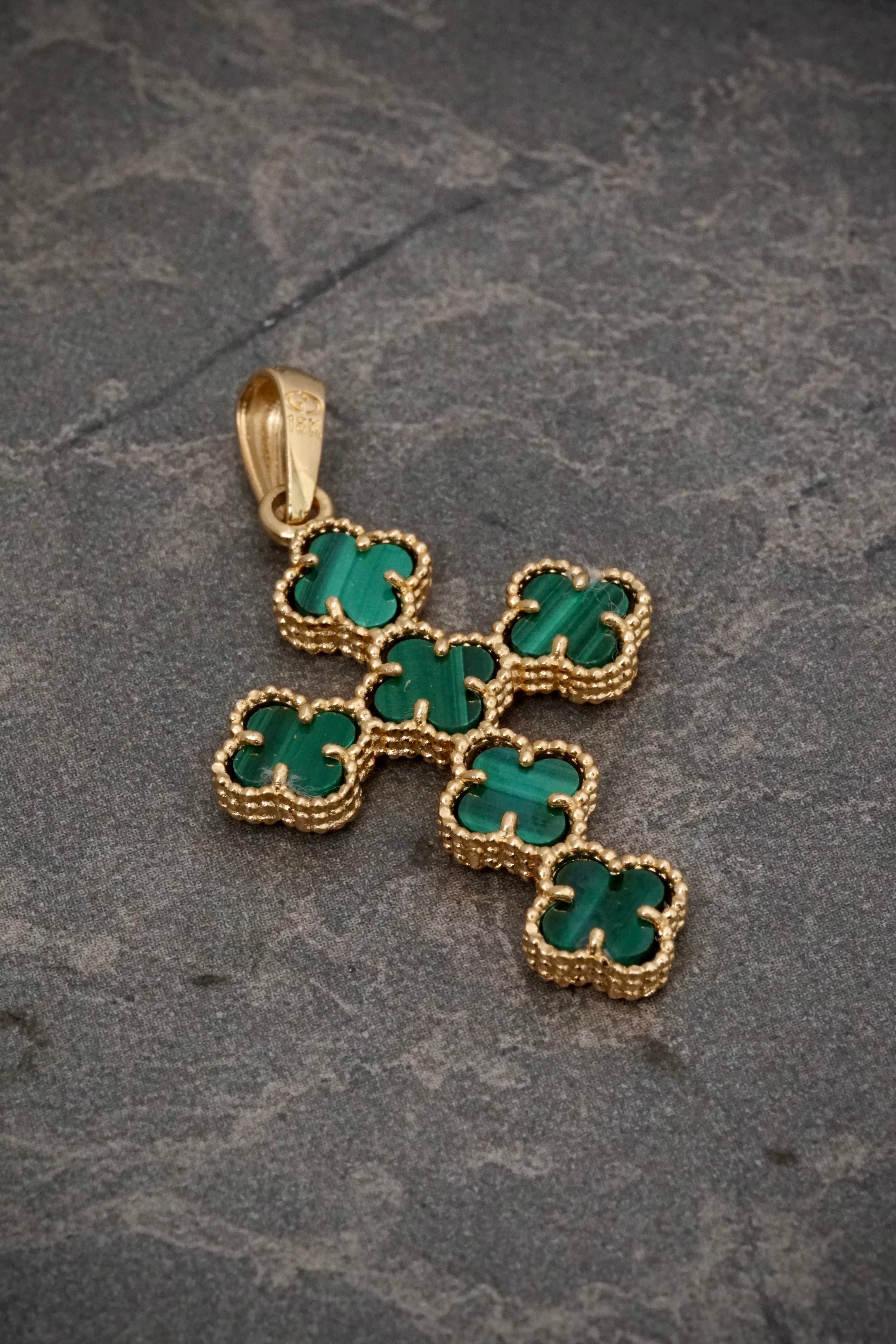 Dije cruz lucky clover verde 4.3gr / Largo 4cm / Oro Amarillo Nac M