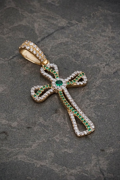 Dije cruz con swarovski verde y blanco 3.8gr / Largo 4.6cm / Oro Amarillo Nac B