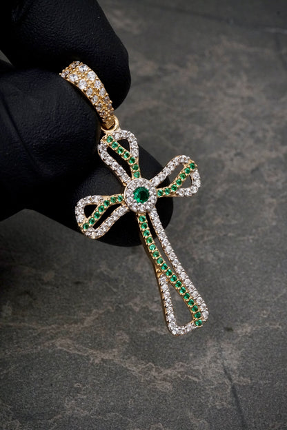 Dije cruz con swarovski verde y blanco 3.8gr / Largo 4.6cm / Oro Amarillo Nac B