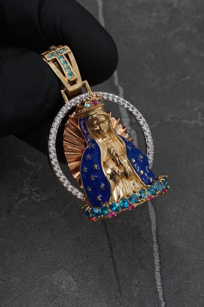 Dije virgen de guadalupe con swarovski azul y fucsia 12.95gr / Largo 4cm / Dos OrosNac M